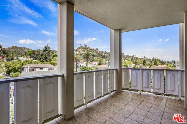 Building Photo - 4455 Los Feliz Blvd