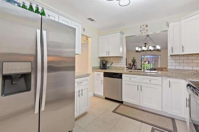 Building Photo - 6734 Bridlewood Ct