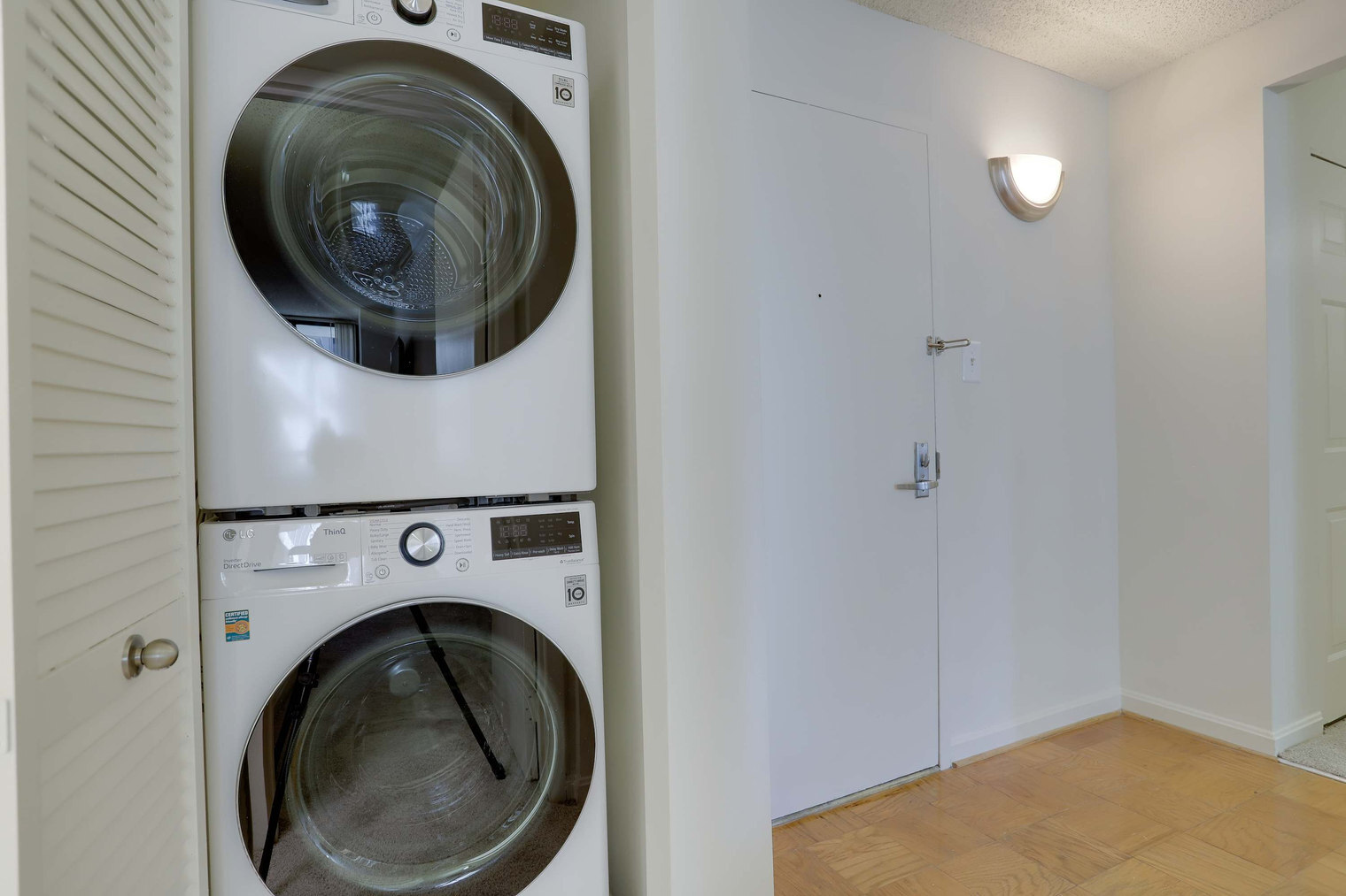 Building Photo - 320 23rd St S