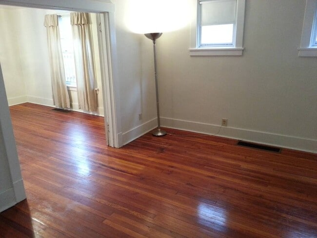 Building Photo - 1715 Woodmont Ave