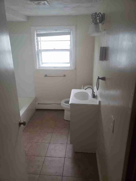 Building Photo - 99 Hazael St