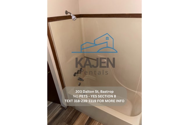 Building Photo - 303 Dalton St