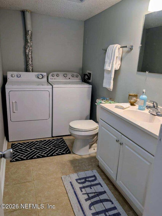 Building Photo - 408 13th Ave N