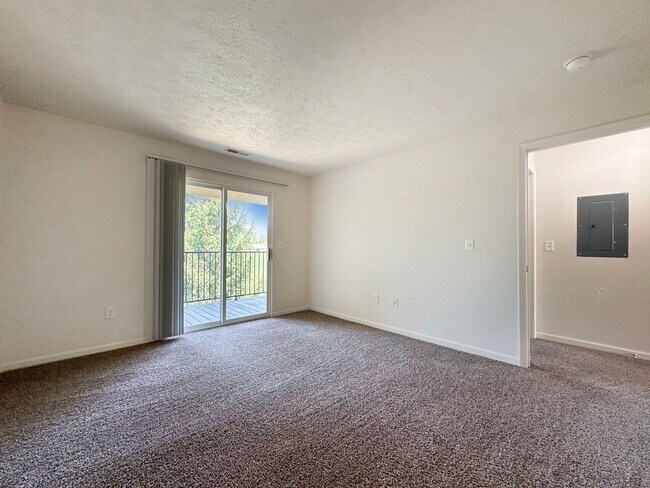 Building Photo - Minutes from Adrian College************** Massive 2 Bedroom 2 Bath*****************Rent $1,150/month