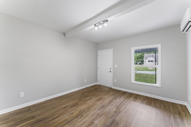 Building Photo - 321 Mill St