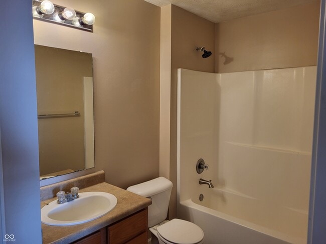 Building Photo - 2704 Winding Creek Ln