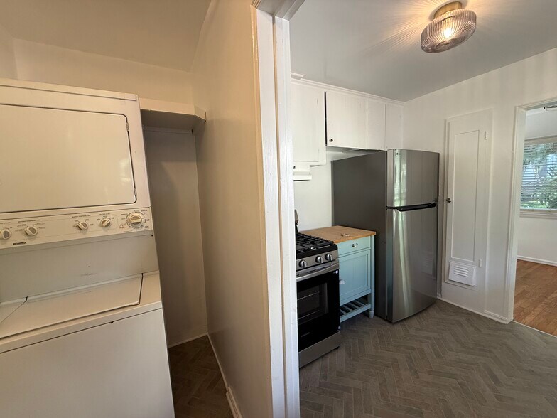 Building Photo - 911 14th St