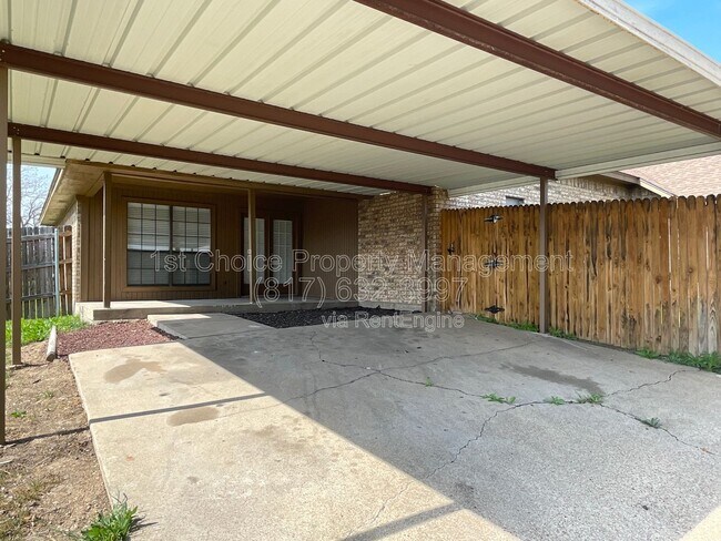 Building Photo - 459 Little Valley Ct