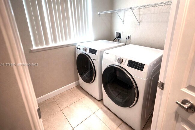 Building Photo - 25341 SW 117th Ave