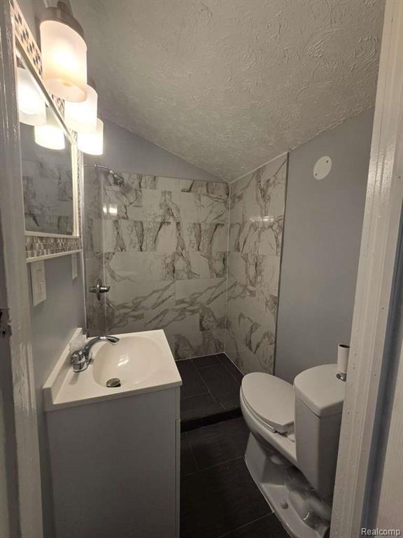 Building Photo - 11005 Dodge Ave