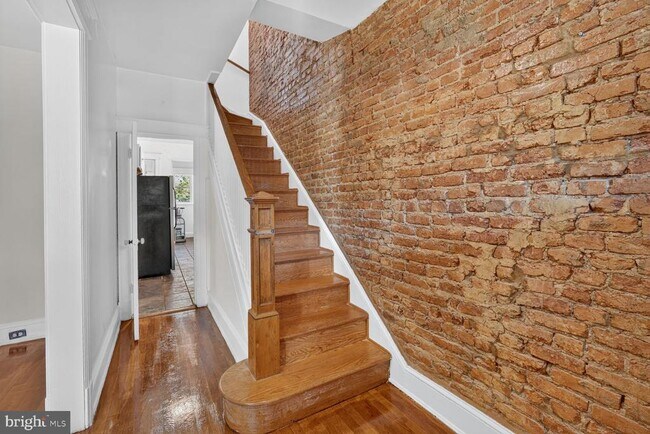 Building Photo - 623 Farragut St NW