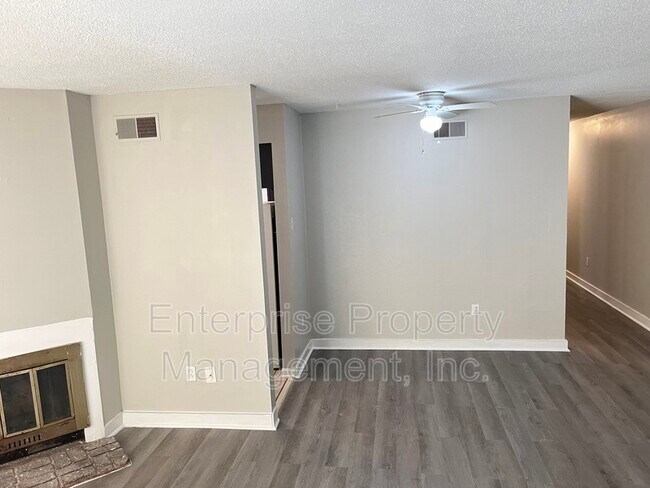 Building Photo - 1355 Garden Rd