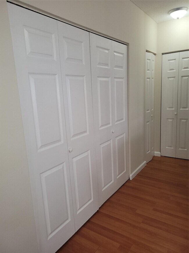 Building Photo - 1980 S Ocean Dr