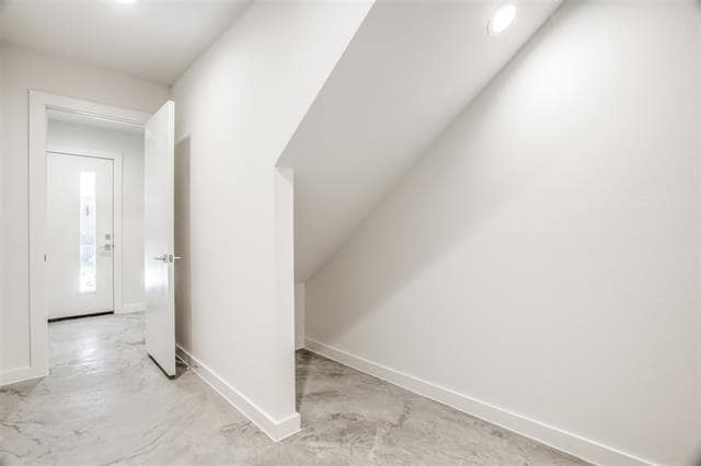 Building Photo - 2180 Bennett Ave