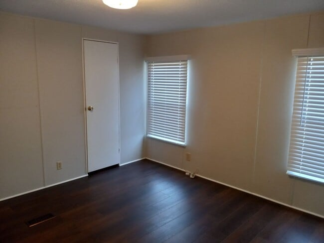 Building Photo - 2 Bedroom In Mount Sterling!