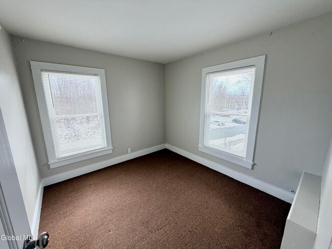 Building Photo - 39-41-41 Roosevelt Rd