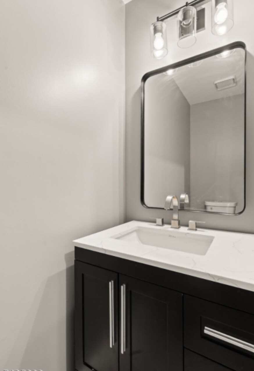 Building Photo - 243 Penns Way