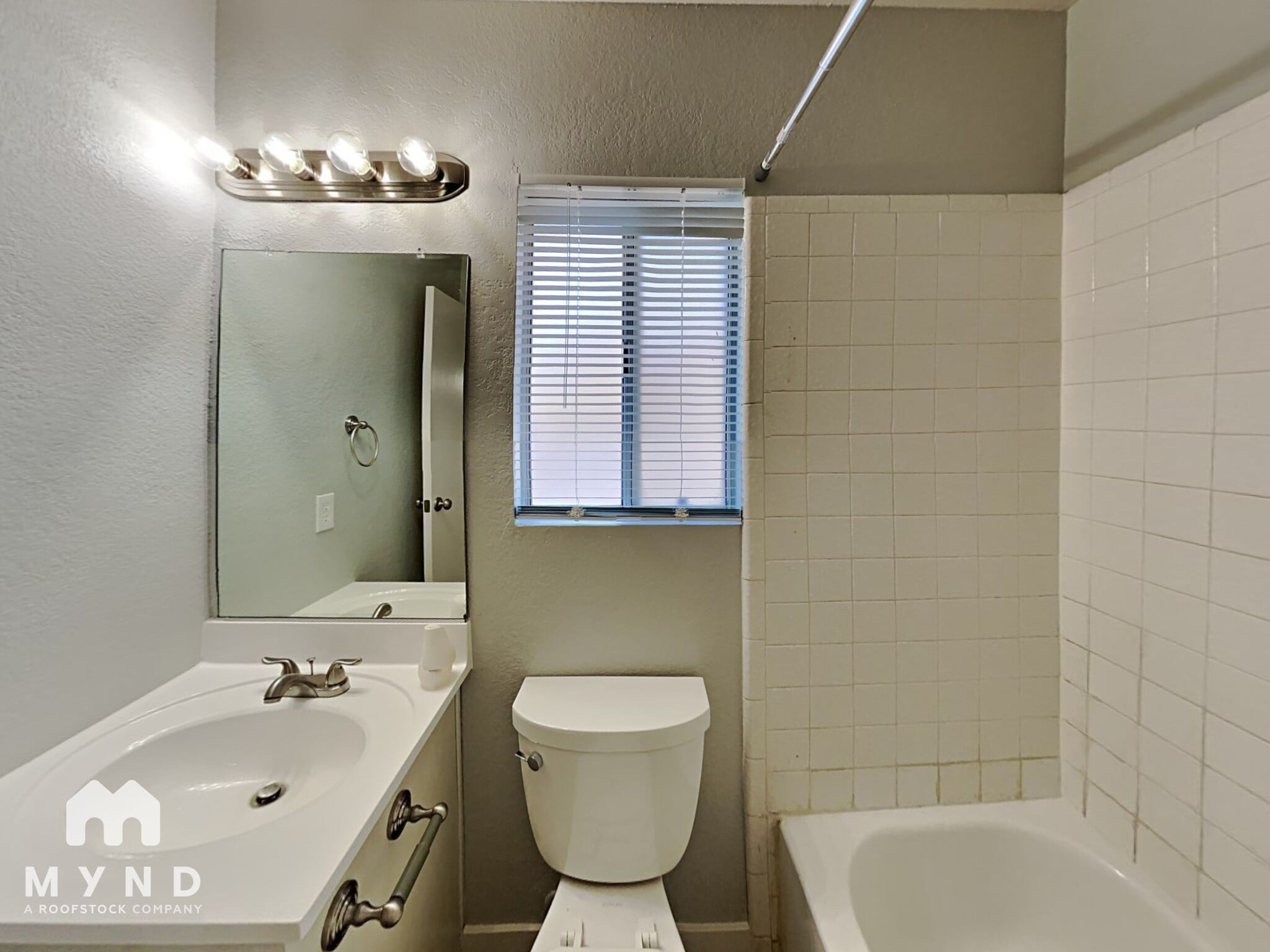 Building Photo - 549 Bastanchury Ave