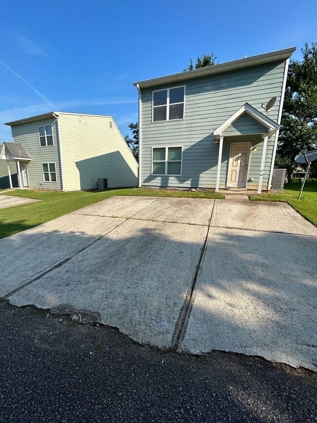Building Photo - PRE-LEASING FOR AUGUST 2026!