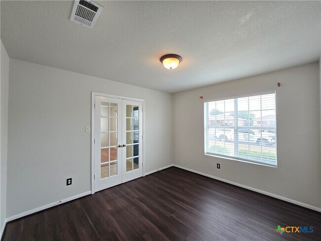 Building Photo - 4407 Paintbrush Dr