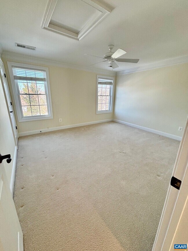 Building Photo - 643 Eight Woods Ln