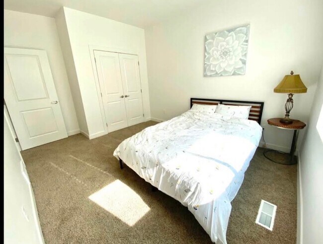 Building Photo - 5512 Victory Lap Ct