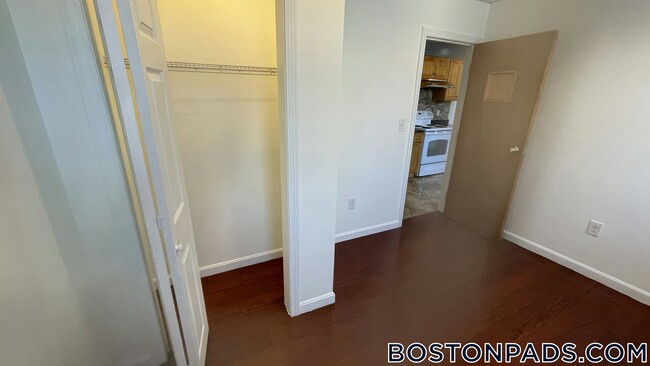 Building Photo - 72 Kneeland St