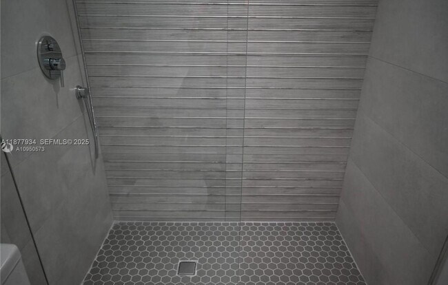 Building Photo - 14 Coral Dr