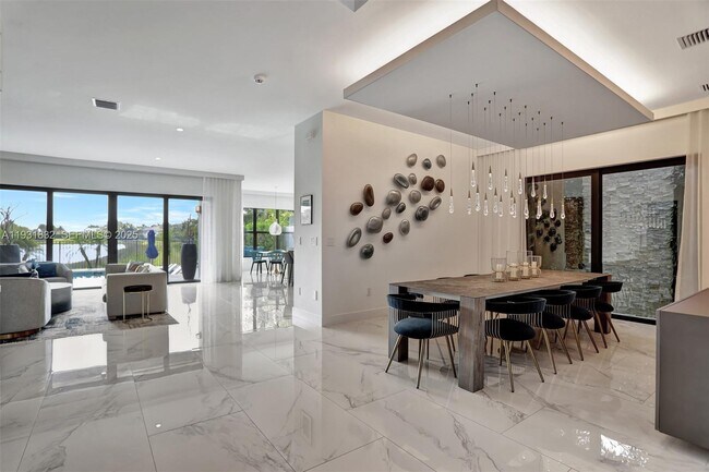 Building Photo - 17113 Aquavera Way