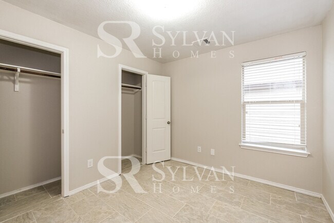 Building Photo - Coming HOME never felt so good!