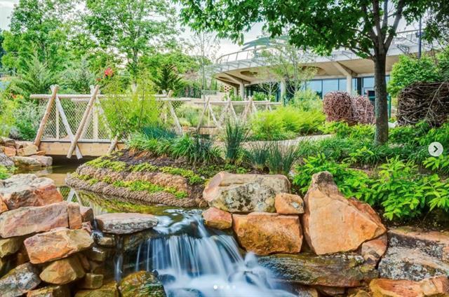 Building Photo - 8910 San Leandro Dr