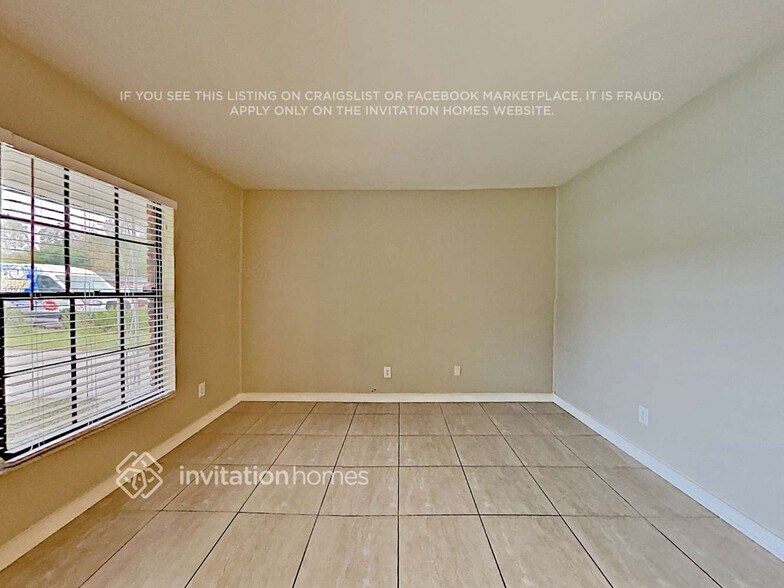 Building Photo - 907 Skyview Dr