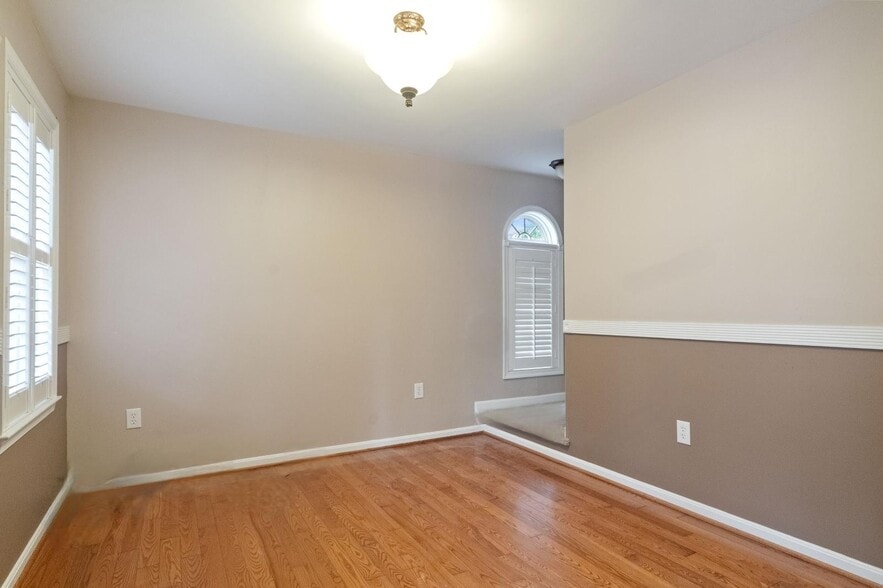 Building Photo - 10123 New Scotland Dr