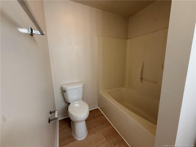 Building Photo - 908 Mourning Dove Pl