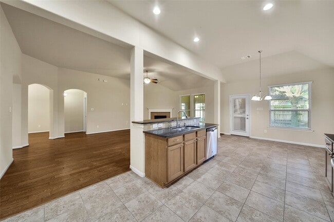 Building Photo - 25208 Forest Ledge Dr