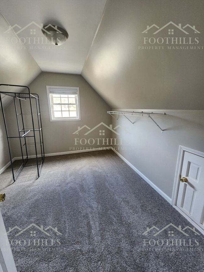 Building Photo - 6 Robert de Brus Cir