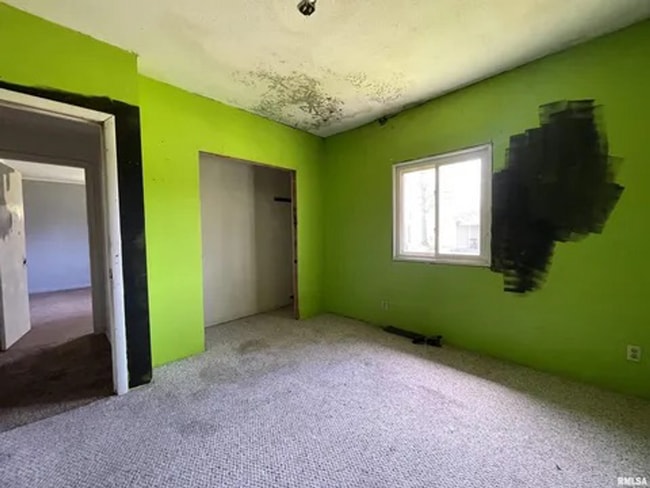 Building Photo - Great Location! $1,500 Down / $690 Month