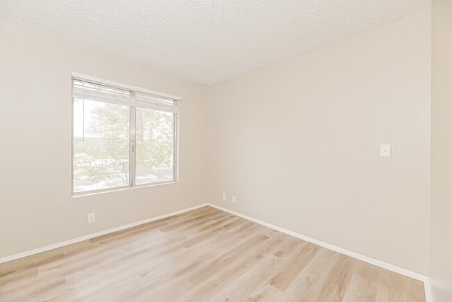 Building Photo - 763 Heritage Vista Ave