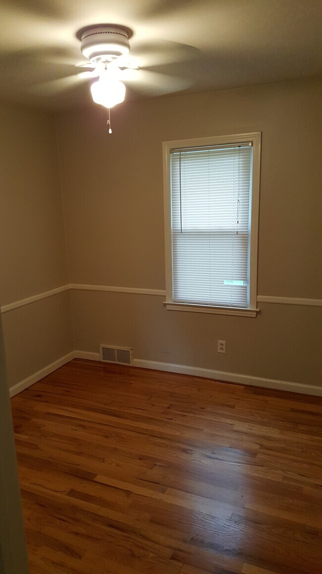 Building Photo - 13660 Manhattan St