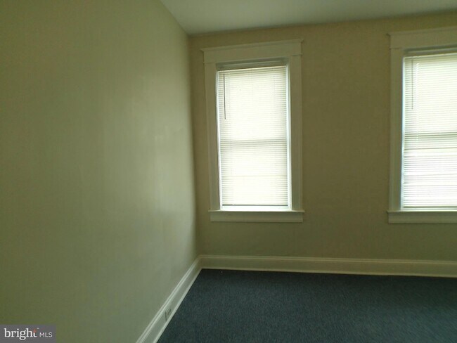 Building Photo - 3509 W Franklin St