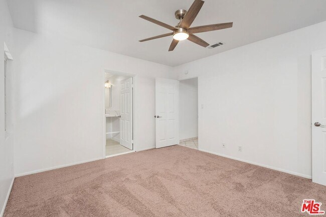 Building Photo - 5630 Radford Ave