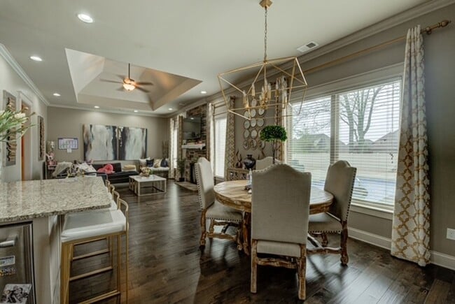 Building Photo - Winslow Cove Furnished Executive Estate with Pool