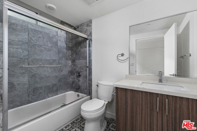 Building Photo - 5229 Willowcrest Ave