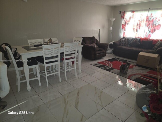 Building Photo - 14850 Naranja Lakes Blvd