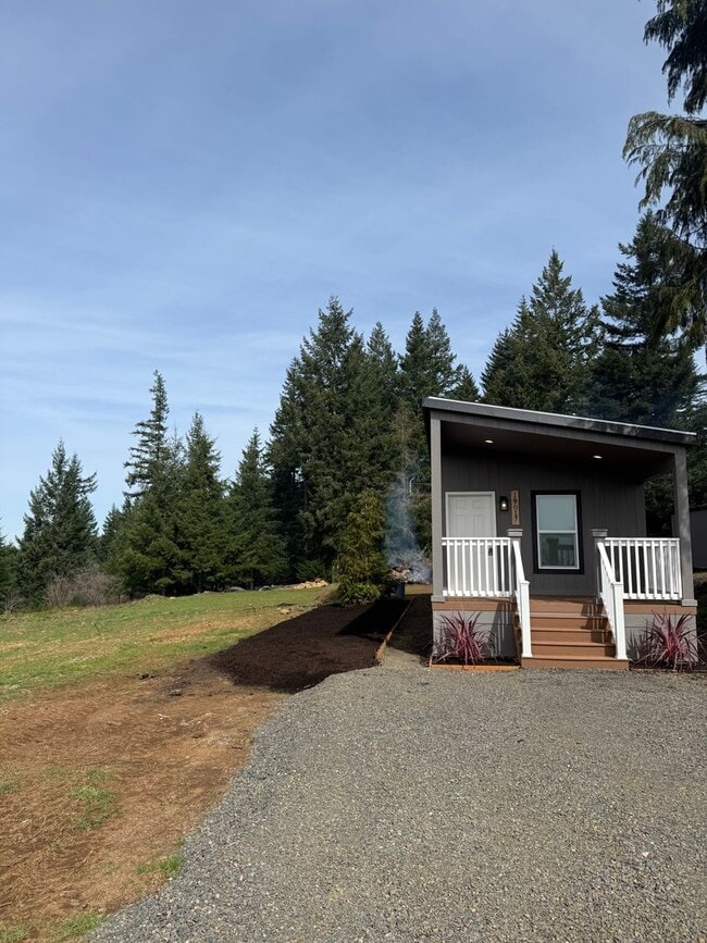 Building Photo - Powers Creek
