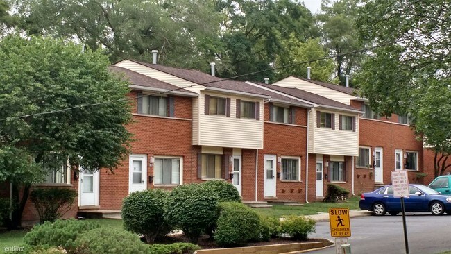 Building Photo - 1028 Bridge St