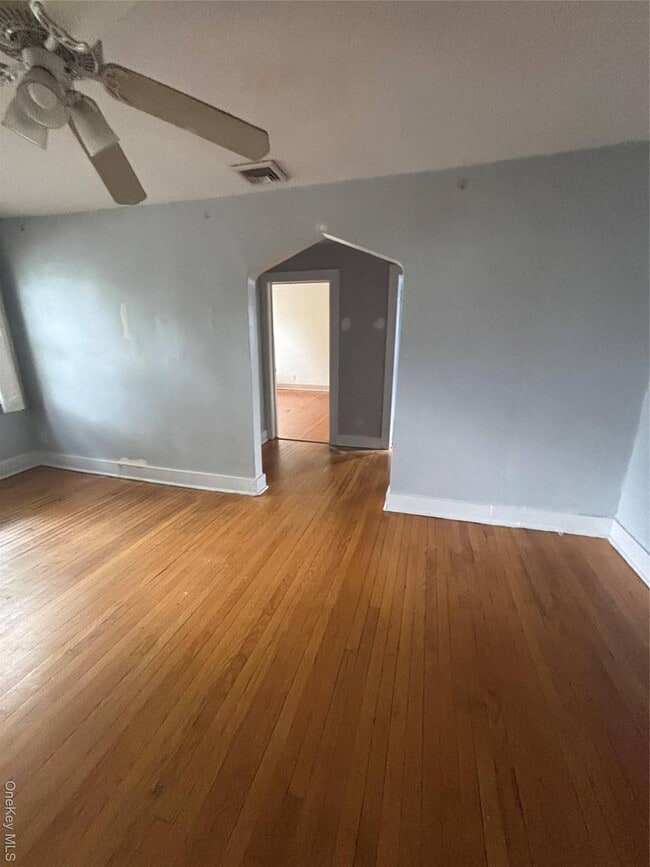 Building Photo - 457 Montauk Hwy