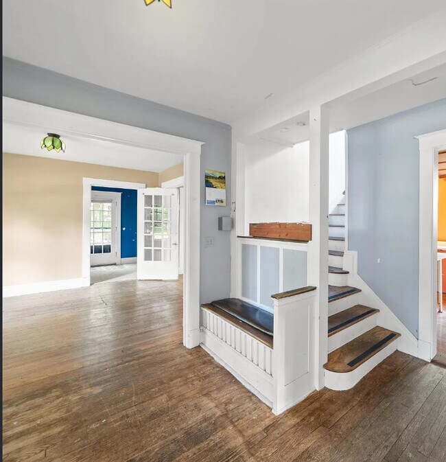 Building Photo - 1412 Cambridge Rd