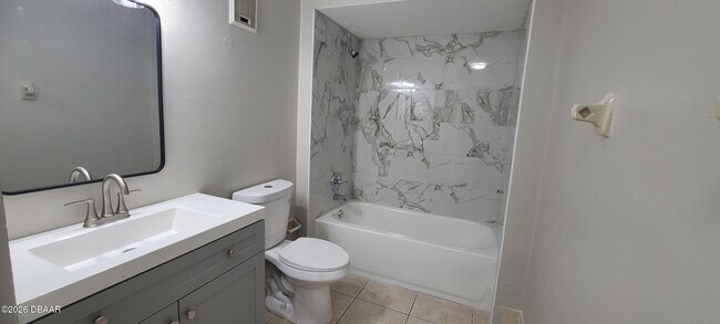 Building Photo - 2118 Oak Meadow Cir