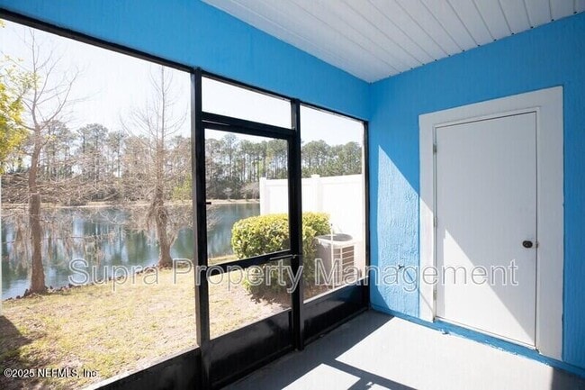 Building Photo - 6092 Bartram Village Dr